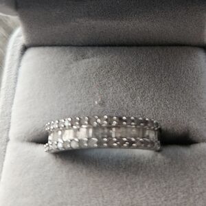 Elegant Diamond Silver Band Ring Size 8